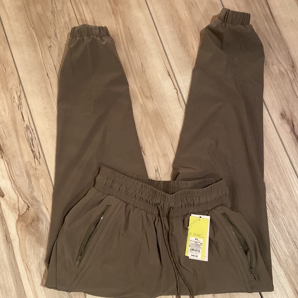 Woman’s All In Motion Lined Woven Joggers Size XS - Picture 6 of 13